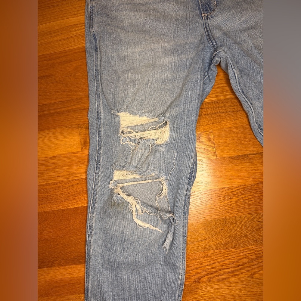 Y2K Hollister Curvy High-Rise Mom Jeans | Distressed | Light Wash 13R | W31 L27 - Picture 2 of 7